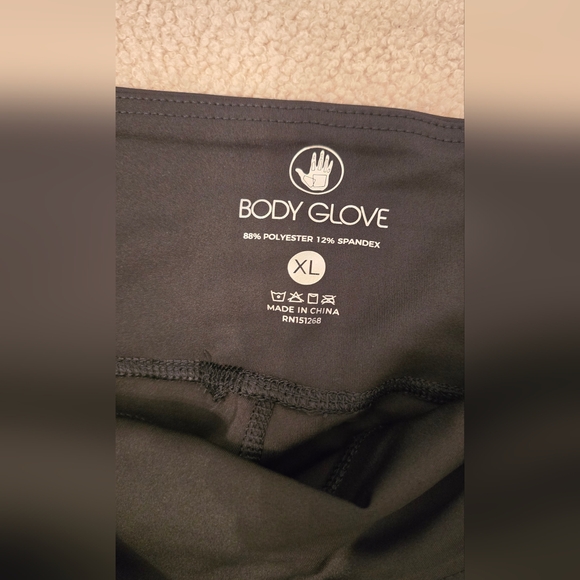 5 for $25 Bundle Deal - Body Glove black Leggings workout tights - Picture 5 of 6